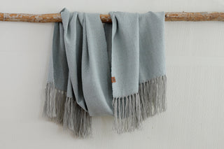 Chal de Vestir Flecos Gris y Verde Agua