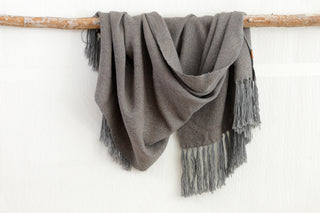 Piecera Queen Alpaca Gris Medio y Rosillo Oscuro