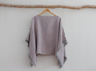 Poncho Corto Gris y Rosado