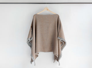 Poncho Corto Gris y Vicuña