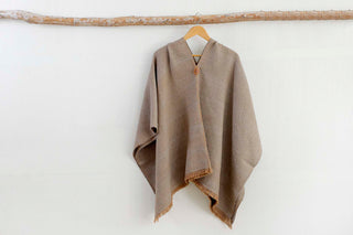 Poncho Medio Vicuna y Gris